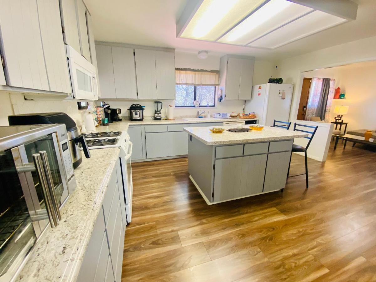 Family Friendly, 3 Bedroom House, With King Bed For Up To 15 - Bbq - Internet - Jet Tub Auburn Exterior photo